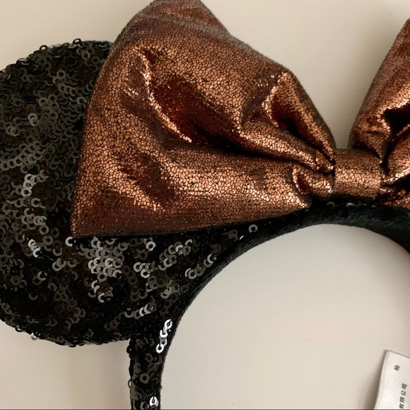 Disney Belle of the Bronze Minnie Ears - Picture 5 of 6